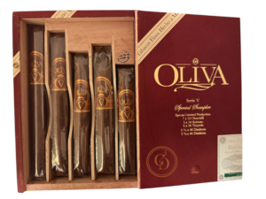 Alternative view of Oliva Serie V Sampler Box