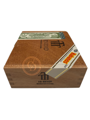 Alternative view of Trinidad Reyes 12