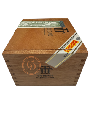 Alternative view of Trinidad Reyes 24